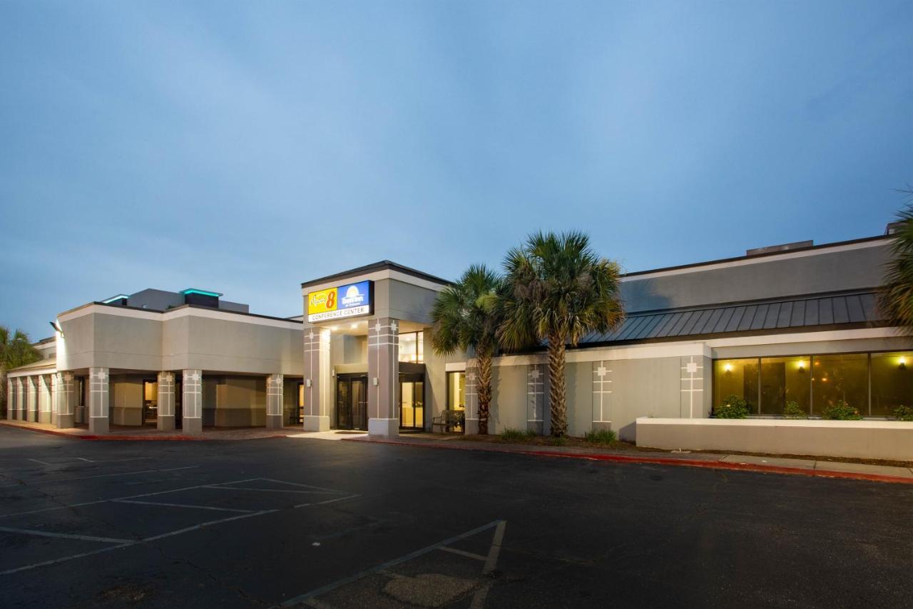 Super 8 By Wyndham Mobile I-65 Hotel Exterior photo