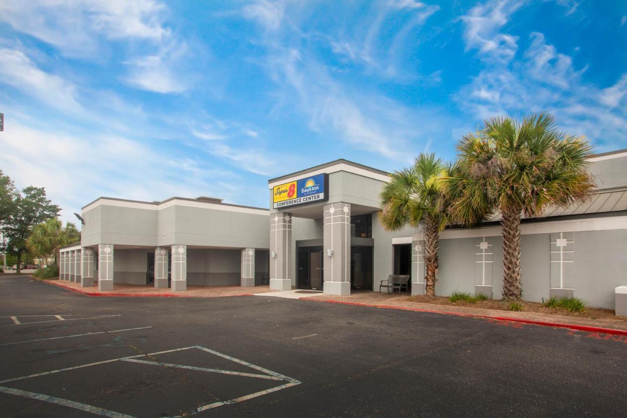 Super 8 By Wyndham Mobile I-65 Hotel Exterior photo
