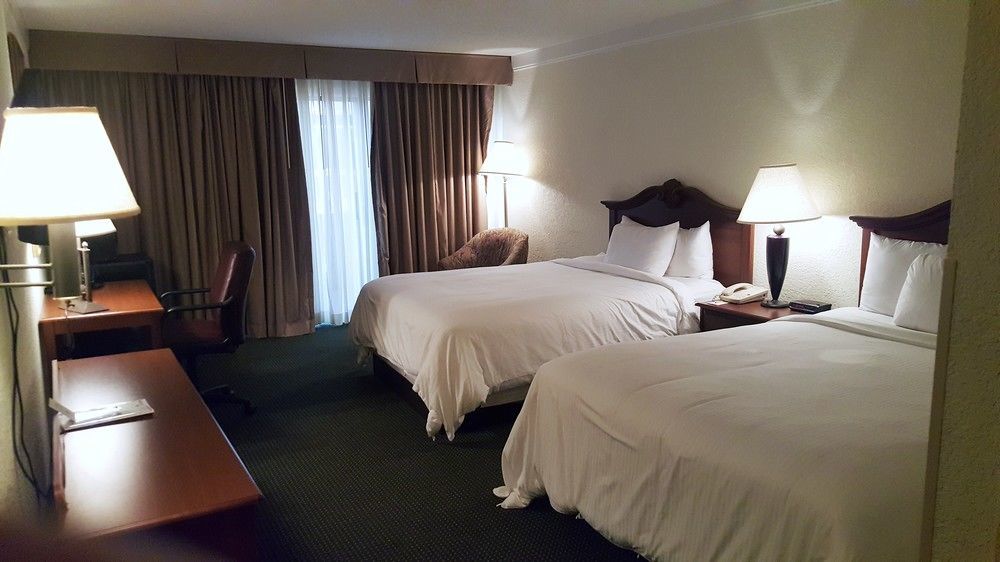 Super 8 By Wyndham Mobile I-65 Hotel Exterior photo