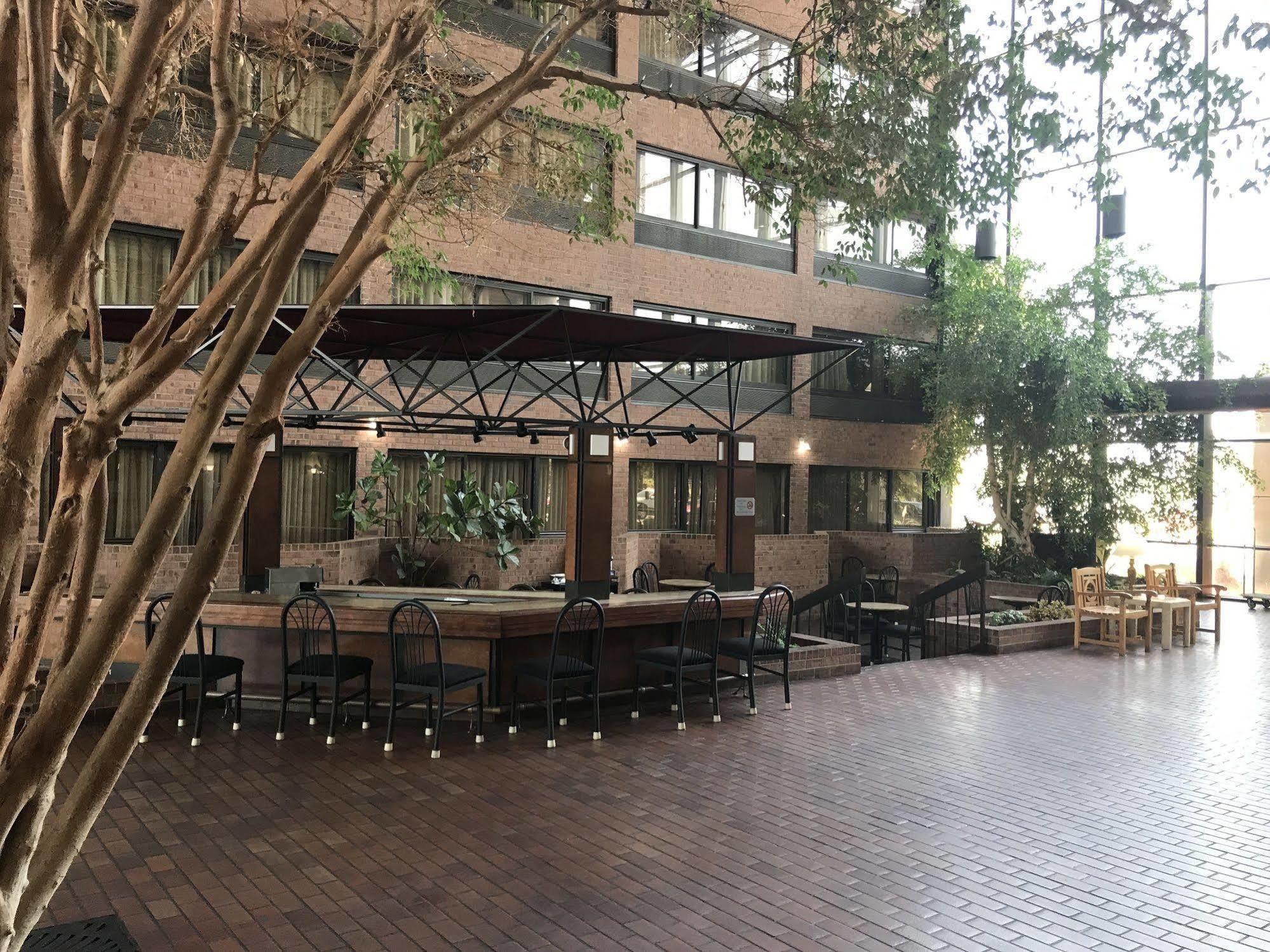 Super 8 By Wyndham Mobile I-65 Hotel Exterior photo