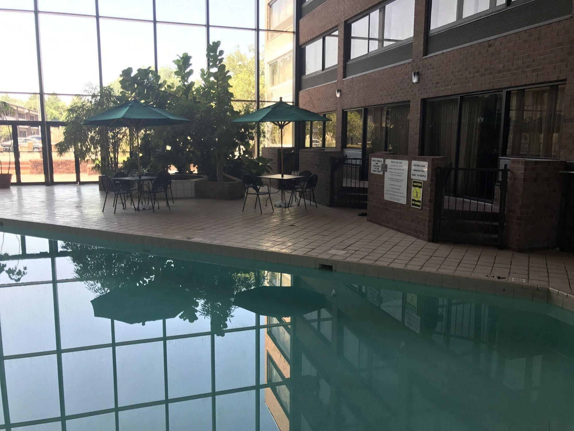 Super 8 By Wyndham Mobile I-65 Hotel Exterior photo